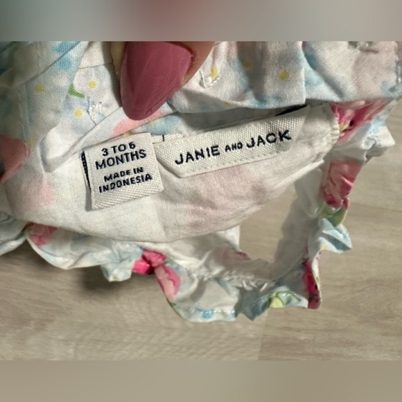236. JANIE and JACK Pink Floral Spring Summer top Size 3-6 Months - Picture 4 of 5